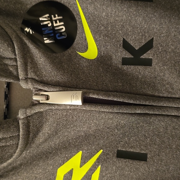 NIKE BOYS GRAY ZIPPERED HOODIE SIZE SMALL - Picture 9 of 14